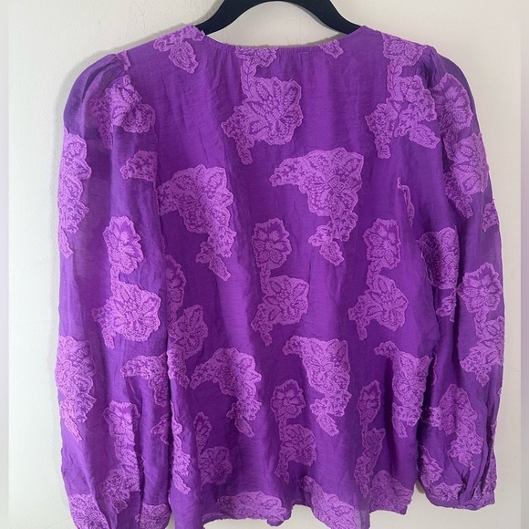 Loft Floral purple Jacquard keyhole blouse M petites - Picture 2 of 8